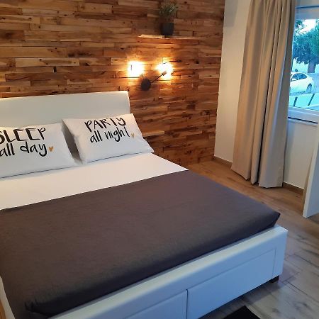 Little Olive Tree House Apartment ซาลี ภายนอก รูปภาพ