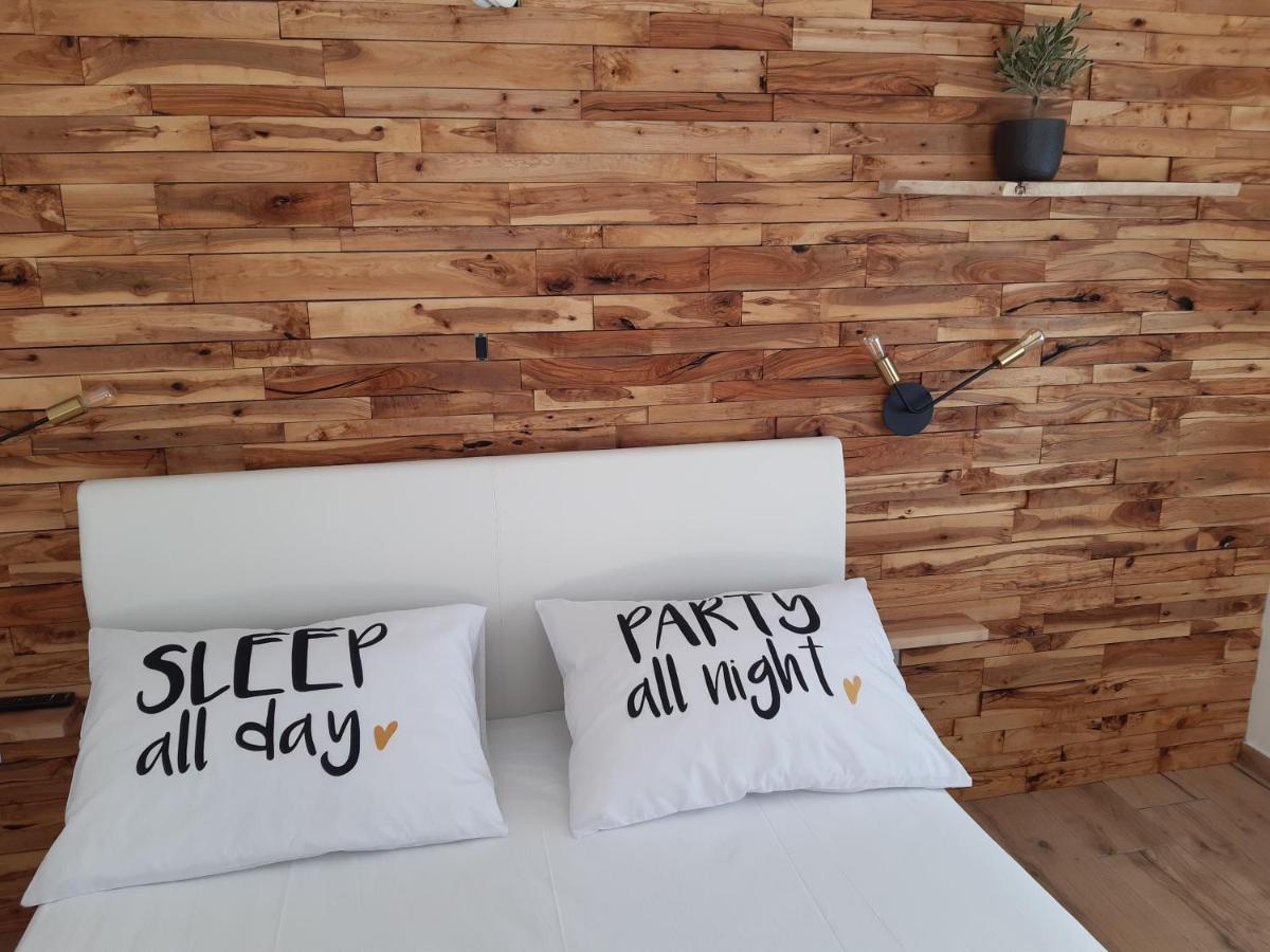 Little Olive Tree House Apartment ซาลี ภายนอก รูปภาพ