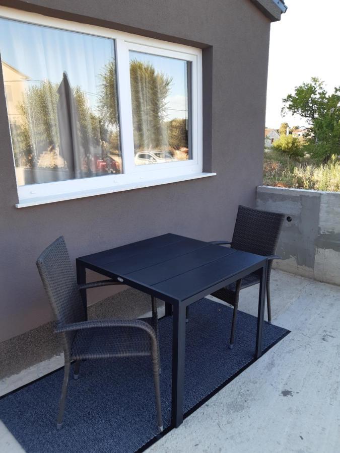 Little Olive Tree House Apartment ซาลี ภายนอก รูปภาพ
