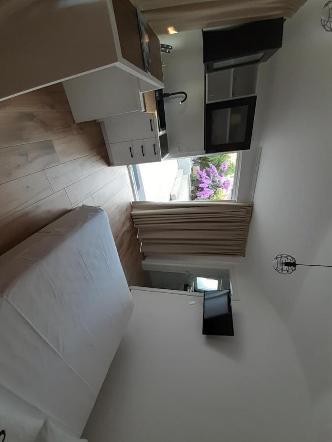Little Olive Tree House Apartment ซาลี ภายนอก รูปภาพ