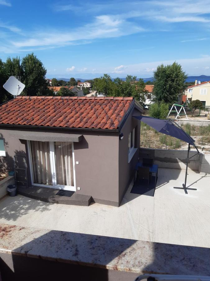Little Olive Tree House Apartment ซาลี ภายนอก รูปภาพ
